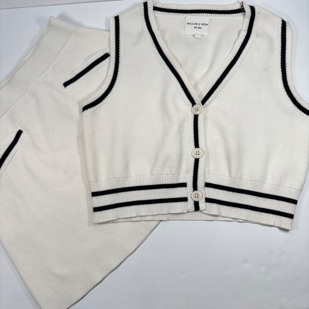 Willow & Wind Womens XS 2 Piece Knit Vest Skirt Set Preppy Cream Black Stripe